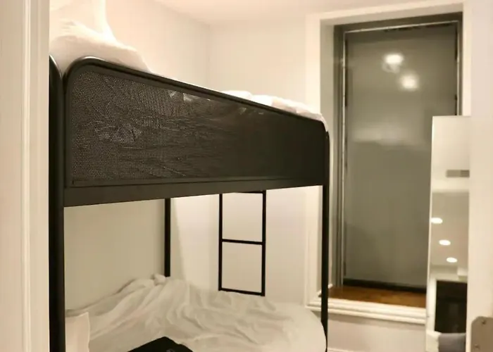 Stylish Cozy 2br Near Train Station Groceries * Chicago